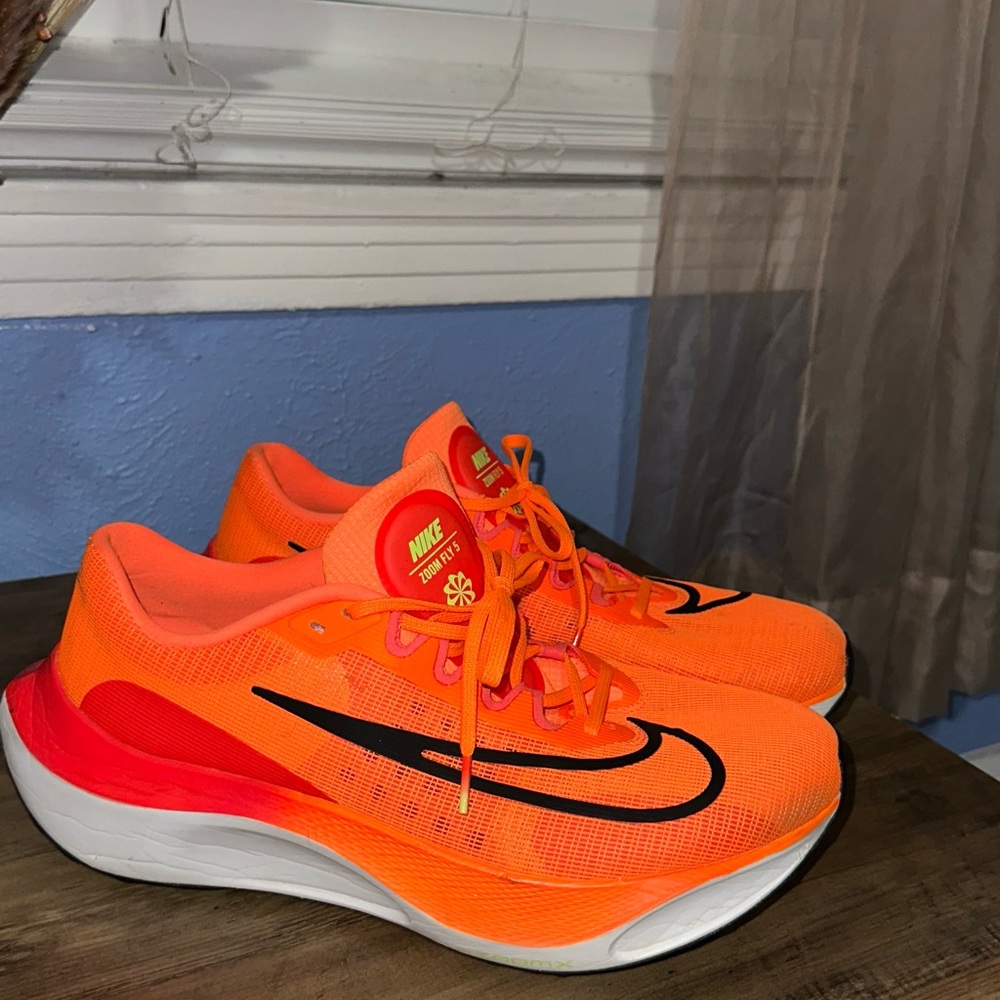 NIKE ZOOM FLY 5